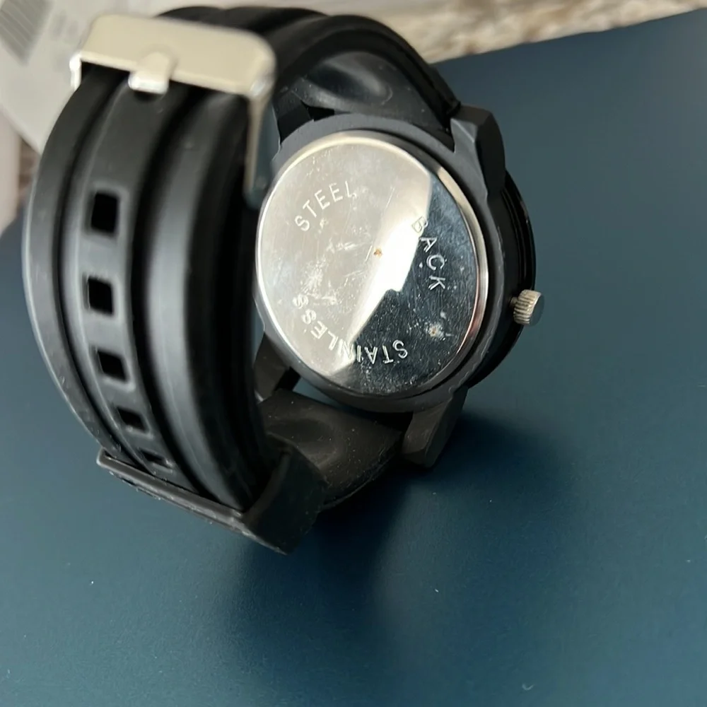 Watch - Picture 4 of 9